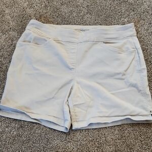 Liz Claiborne Women's Cream Shorts
